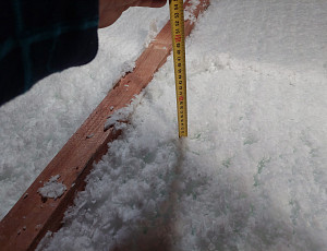 Zateplení stropu patrového rodinného domu pomocí foukané izolace
